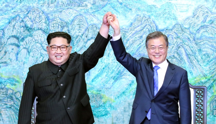 Takohen përsëri liderët e Koresë së Veriut dhe Jugut