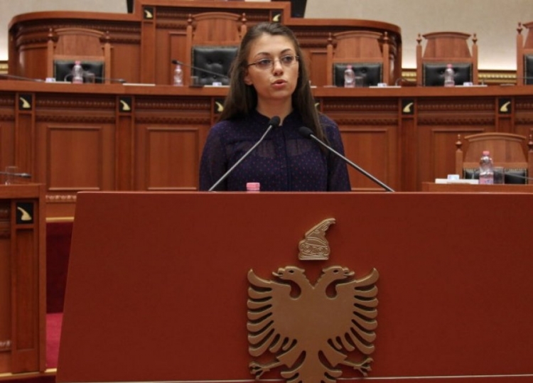 Deputetja e LSI-së Kejdi Mehmeti: “Qeveria ka harruar premtimet, ka rritur vetëm tarifat e universiteteve”