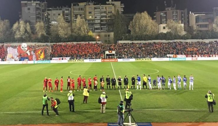 Partizani “skuq” stadiumin Selman Stërmasi, fiton derbin e kryeqytetit ndaj Tiranës