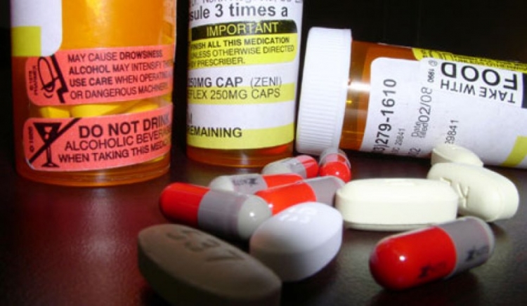 Familjarët e gjetën në gjendje të rëndë pasi kishte konsumuar fostoksinë, ndërron jetë 19-vjeçarja me iniciale E.H