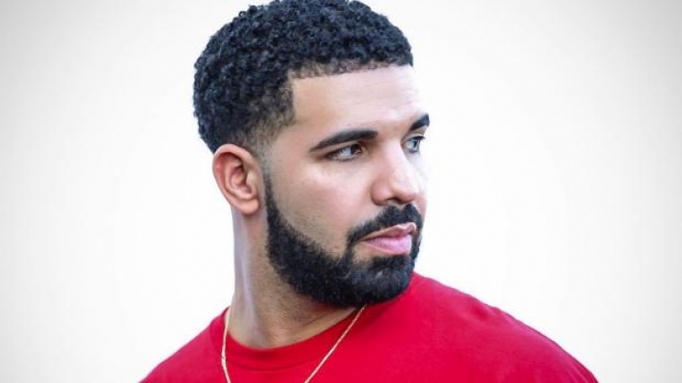 Drake trondit me detajin që zbulon në albumin e ri [FOTO]