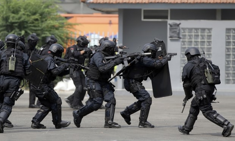 Policia vret dhjetëra njerëz  në prag të Lojërave Aziatike