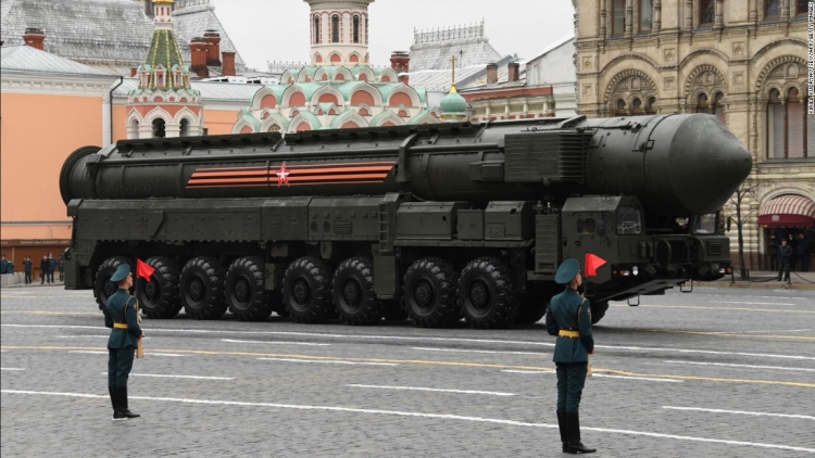 Rusia dërgon në Siri sistemet raketore S-300