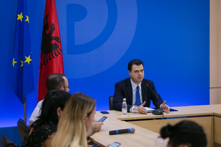 Paralajmërimi i Bashës, Shqipëria po shkon drejt një grushti shteti