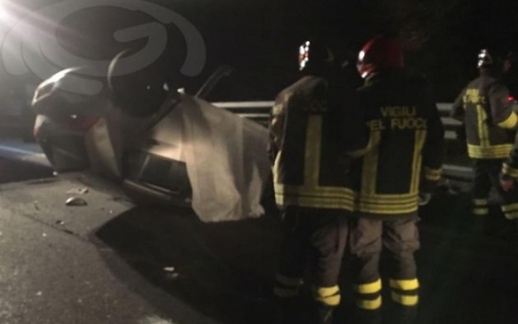 Aksident i rëndë në Itali, humb jetën një karabinier dhe plagosen 6 të tjerë, mes tyre dhe një shqiptarë