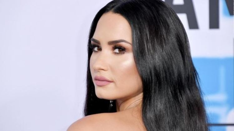 ''Mos fusni hundët dhe mos shpikni…kam nevojë për t'u shëruar'', Demi Lovato kritikon ashpër mediat [FOTO]