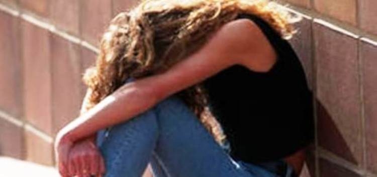 Seks oral me dhunë 25-vjeçares, e pësojnë keq 3 shqiptarët