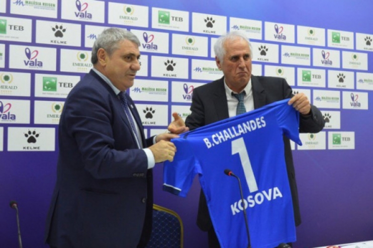 Njihuni me trajnerin e kombëtares së Kosovës, që po e çon ekipin drejt sukseve historike