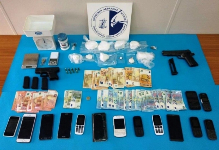 Greqi, shpërndanin kokainë të cilësisë së lartë, arrestohet 5 shqiptarë, mes tyre një grua