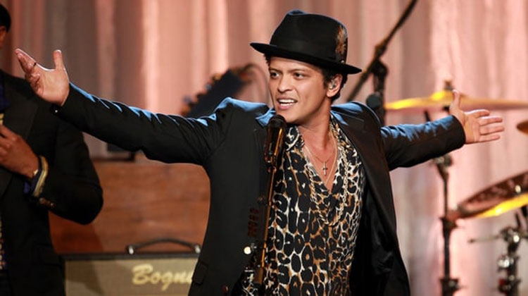 Pas dy vitesh, Bruno Mars lajmëron këngën e re 