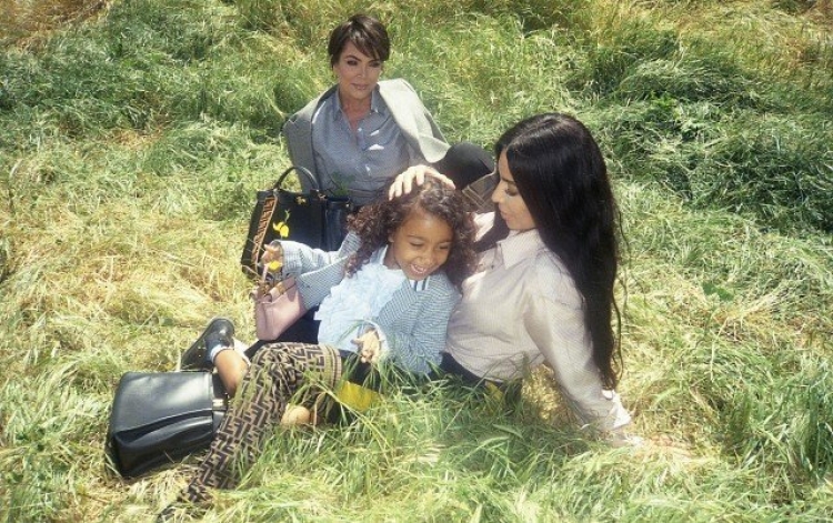Nëse mendoni se Kylie Jenner është më e pasura e familjes Kardashian, tani ajo ka konkurrencë të voglën e Kim [FOTO]