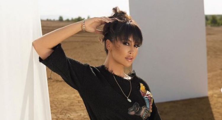 Fansja i prek të pasmet gjatë performancës, ja si reagon Dafina Zeqiri