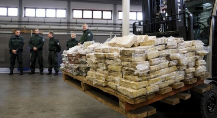 Hamburg, policia sekuestron 3.8 ton kokainë, ja nga vinte