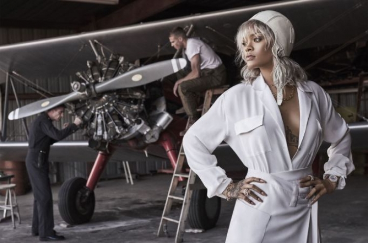 Rihanna ndërmerr një fluturim të rëndësishëm si pilote [FOTO]