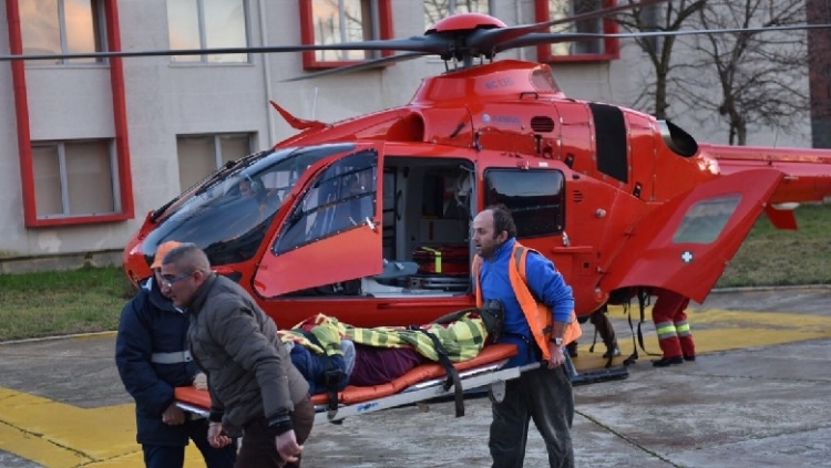 Plagosen dy turistë të huaj në Sarandë, nisen me helikopter drejt urgjencës