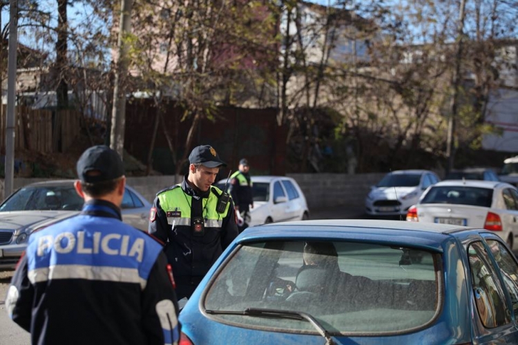 Shkelën rregullat e qarkullimi, 5 shoferë në pranga, 184 masa administrative