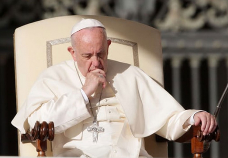 Fjalët ‘therëse’ të Papa Françeskut: Aborti sikurse të punësosh një vrasës