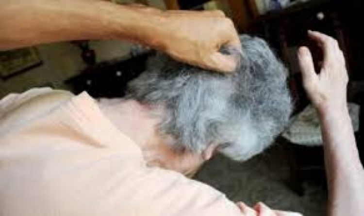 Sarandë, ushtronte dhunë ndaj të ëmës, arrestohet një shtetas 58-vjeçar