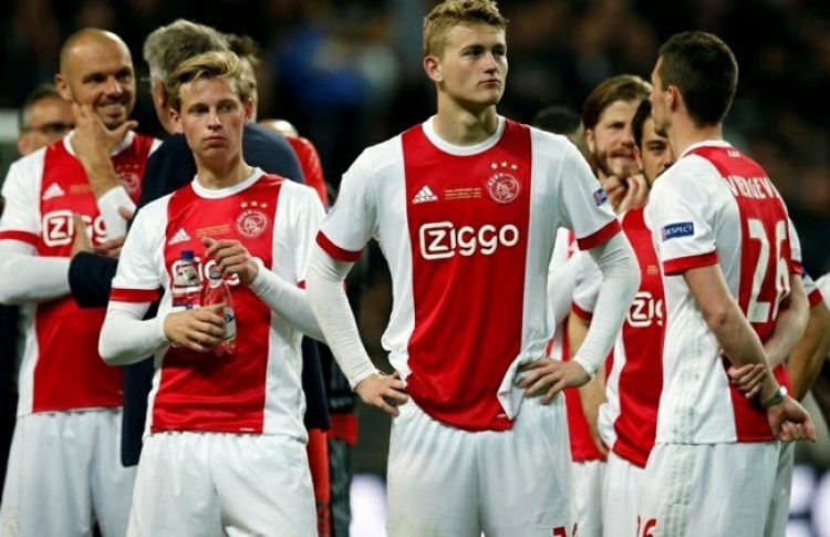 Manchester United, Barcelona dhe së fundmi PSG-ja, në kërkim të dy “yjeve” hollandezë