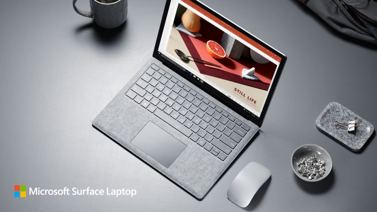 Microsoft sfidon MacBook Air, sjell Surface Laptop [VIDEO]