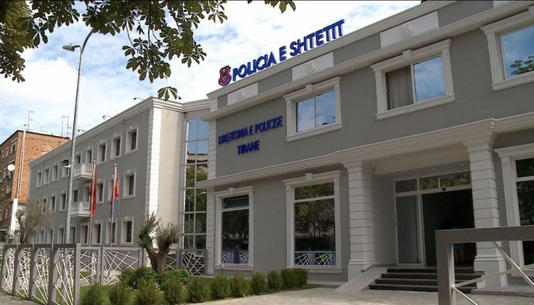 Tiranë, një vajzë e re zhduket bashkë me djalin e mitur