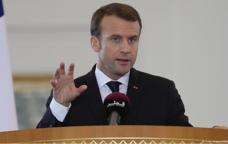 Presidenti francez Macron nderohet me çmimin “Karli i Madh”