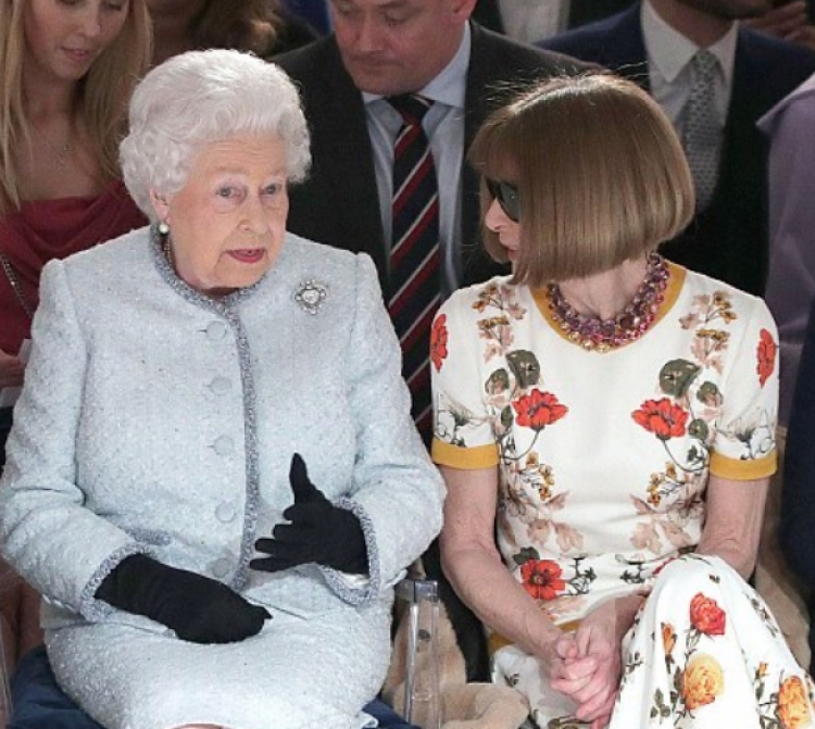 Java e modës në Britani, surpriza e mbrëmjes mbretëresha 91-vjeçare [FOTO]