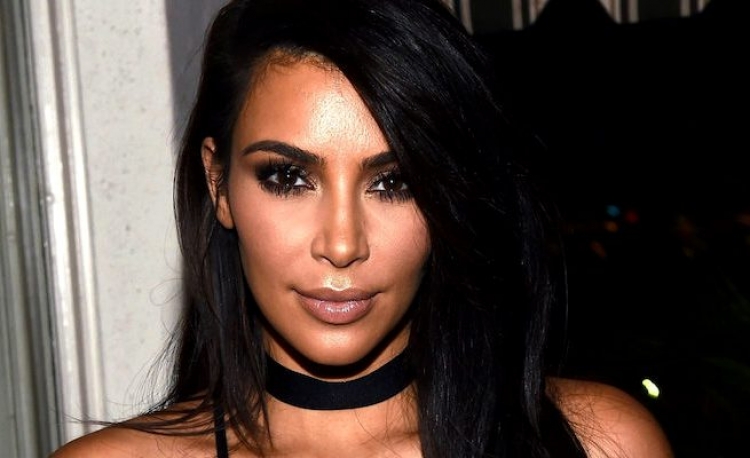 Kim Kardashian thyen një tjetër rekord...dhe nuk ka lidhje me 'selfie' nudo [VIDEO]