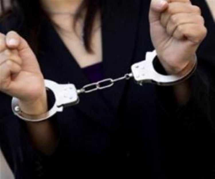 Një grua tutore prostitucioni në Vlorë, arrestohet në banesë