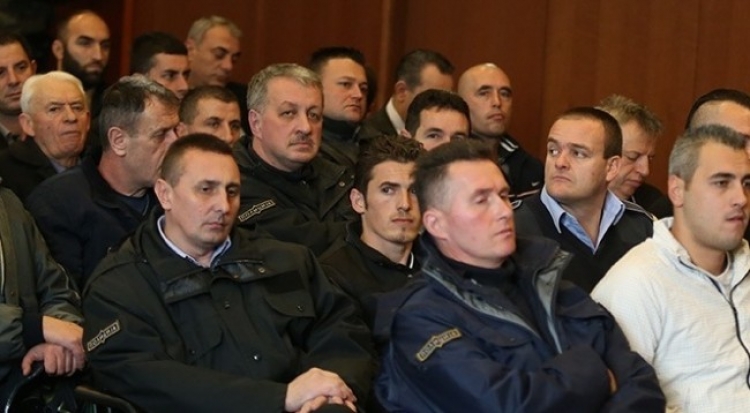 “Lagjia e Trimave” blindon Shkupin. Gjykata dënon me burgim të përjetshëm 7 nga të akuzuarit [VIDEO]