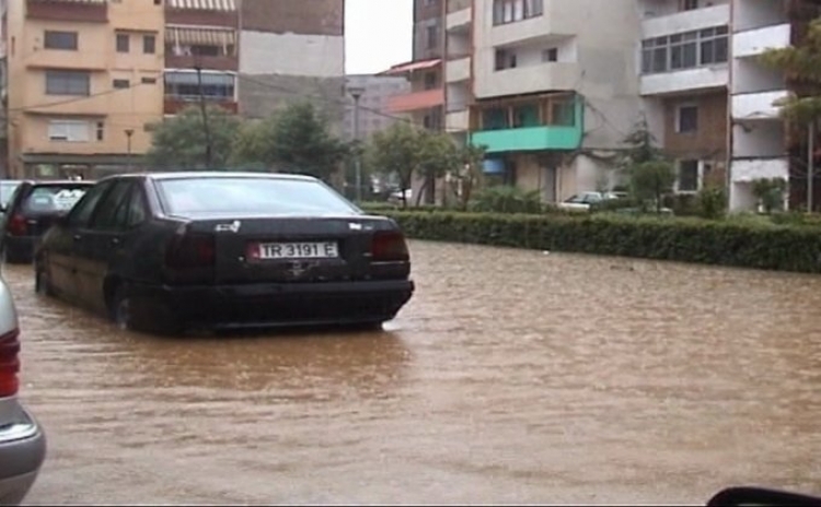 850 hektarë tokë nën ujë. Përmbytet Lezha