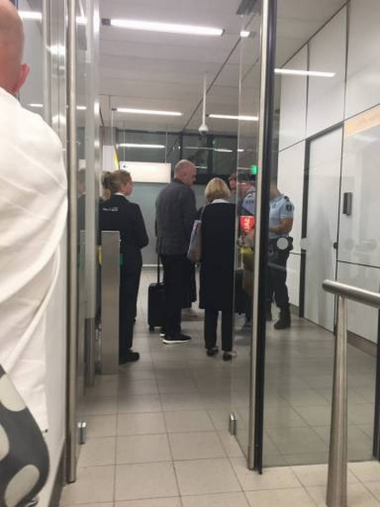 Kryeministrin Rama e ndalon policia në aeroportin e Holandës, reagon Berisha [FOTO]