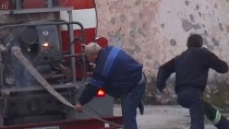 Merr flakë banesa, gjendet një trup i djegur tërësisht