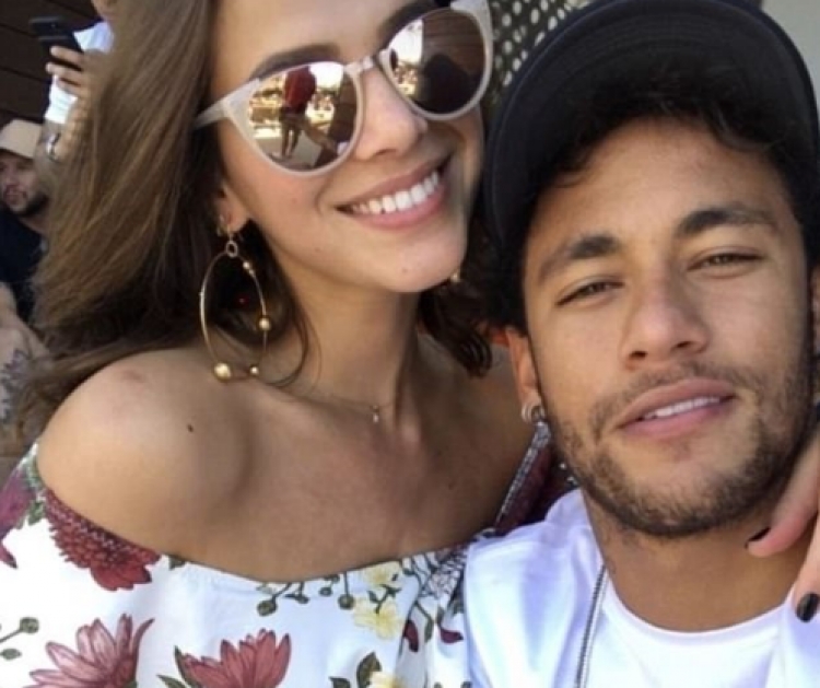 Neymar me të dashurën frymëzohen nga ‘Fifty Shades of Grey’ dhe publikojnë këto skena hot [FOTO]