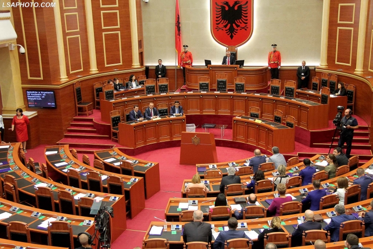 Parlamenti pa opozitë, mazhoranca miraton strukturat e KLGJ dhe KLP