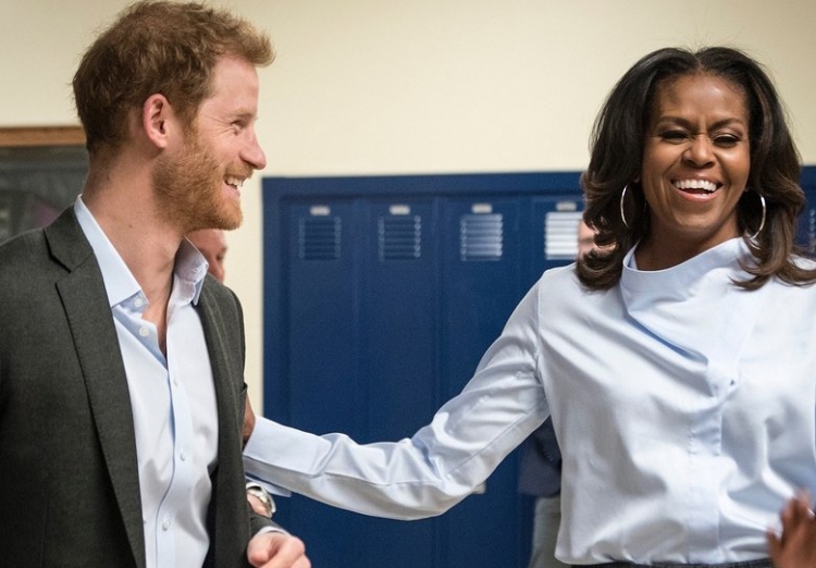 Princ Harry dhe Michele Obama surprizojnë adoleshentë në Chicago [FOTO/VIDEO]