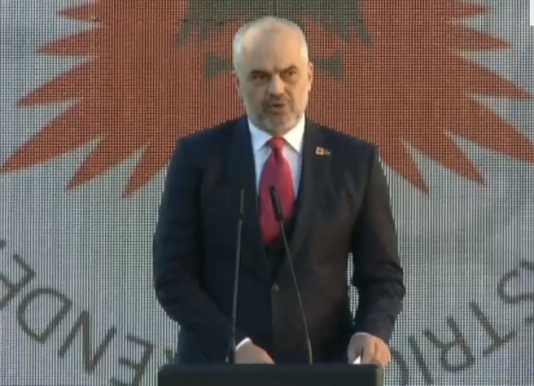 Edi Rama nga Vlora: Daulleve të së shkuarës nuk i biem më, shqiptarët do të bashkohen në BE