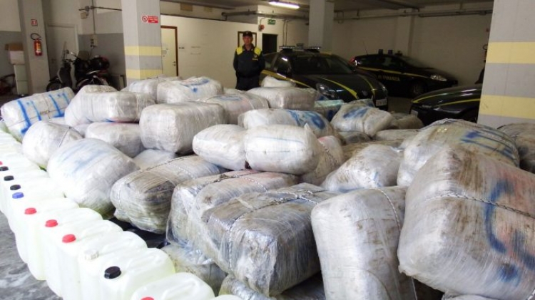 Kapen 2.3 ton drogë në Itali, në pranga edhe një shqiptar