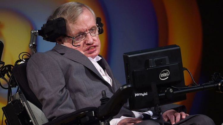 10 thëniet më të famshme të fizikantit Stephen Hawking[FOTO]