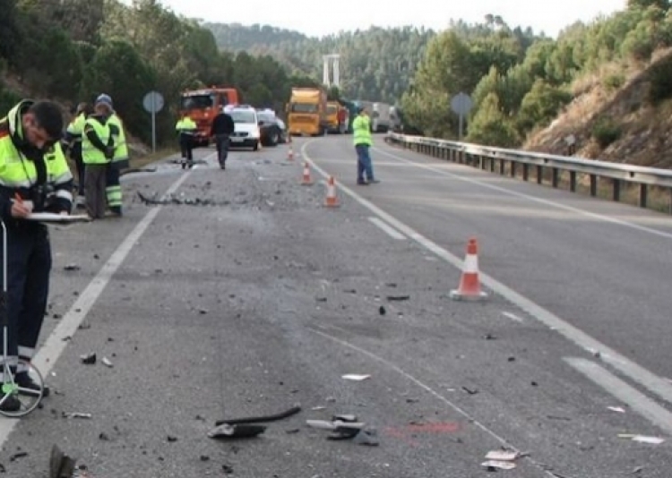 Aksident në Vlorë/ 3 persona të plagosur, 1 në gjendje të rëndë