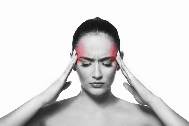 Këto janë shenjat që paralajmërojnë migrenën