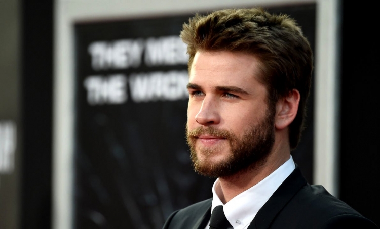 Liam Hemsworth trashëgon titullin e vjetër të Miley Cyrus [FOTO]