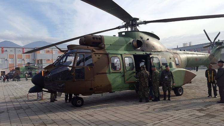 Forcat e armatosura gati për ndërhyrje nga ajri me helikopter për evakuimin e disa familjeve ne fshatin Mallkuc, Bashkia Krujë