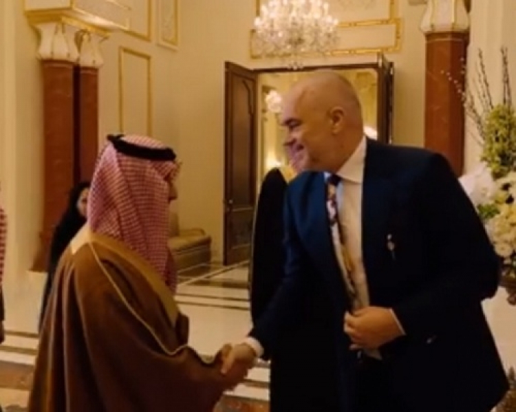 Rama publikon videon e takimit me shefin e Fondit Saudit të Zhvillimit