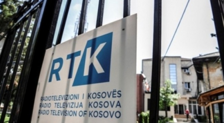 Sulmohet me granatë televizioni publik në Kosovë