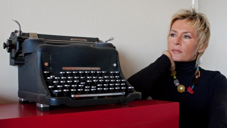 Shkrimtarja bën një deklaratë të rëndë për Shqipërinë