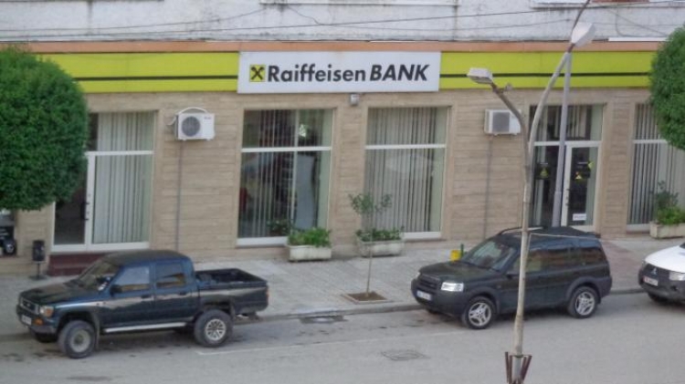 Reagon Shoqata e Bankave për vjedhjen e parave të Raiffeisen Bank dhe jo vetëm
