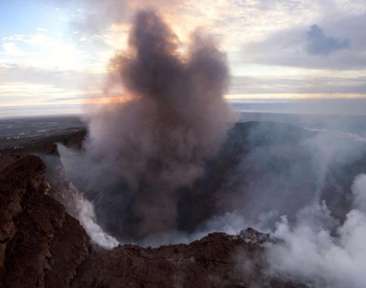 Shpërthen vullkani në Hauai, mijëra të evakuuar [VIDEO]