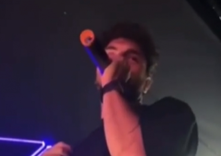 Po Sara? Mos vallë Ledri Vula flirtoi me fansen në koncert? Reperi ia thotë në sy: Nuk jam i martuar