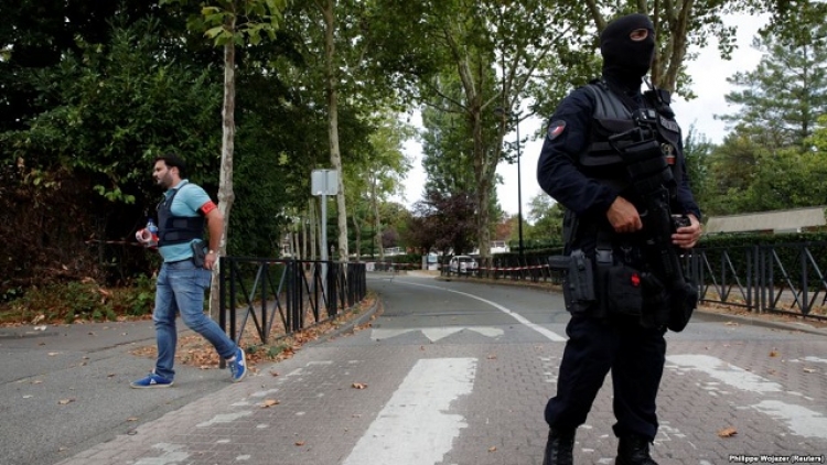 Shefi i policisë qëllohet për vdekje në jug të Francës